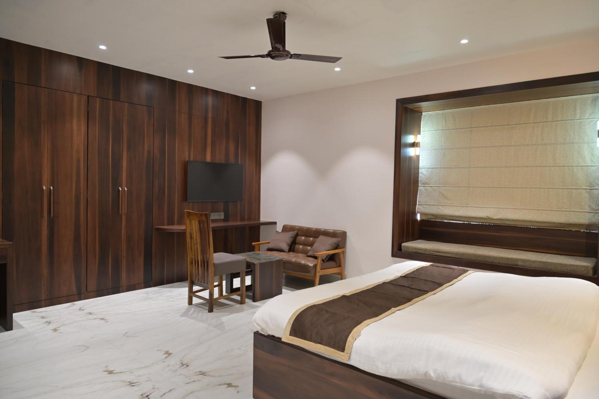 Kitty House Hotel 3*
